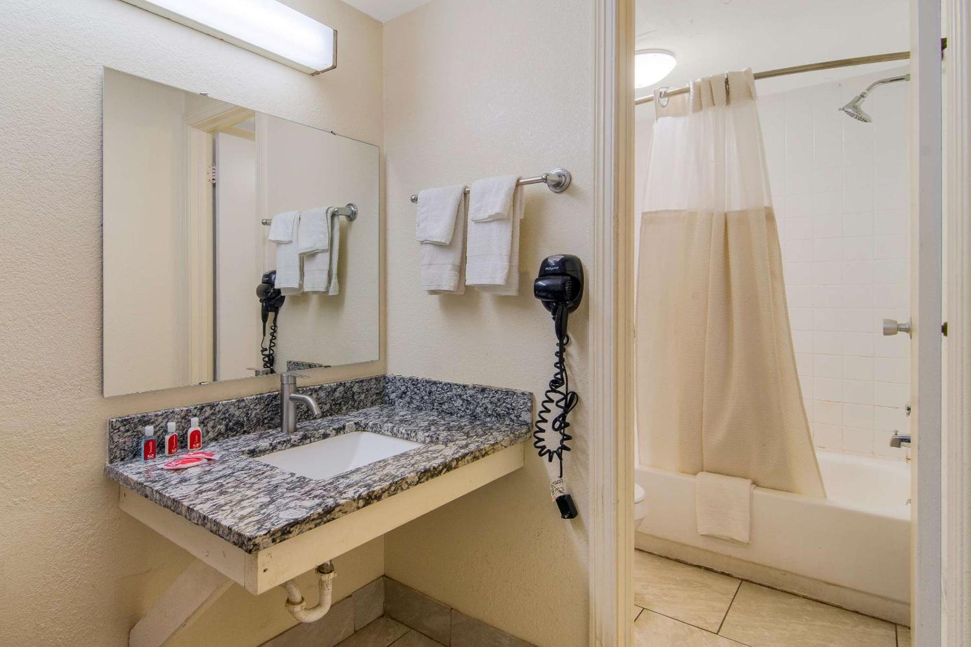 Econo Lodge Goldsboro Hwy 70 Екстериор снимка
