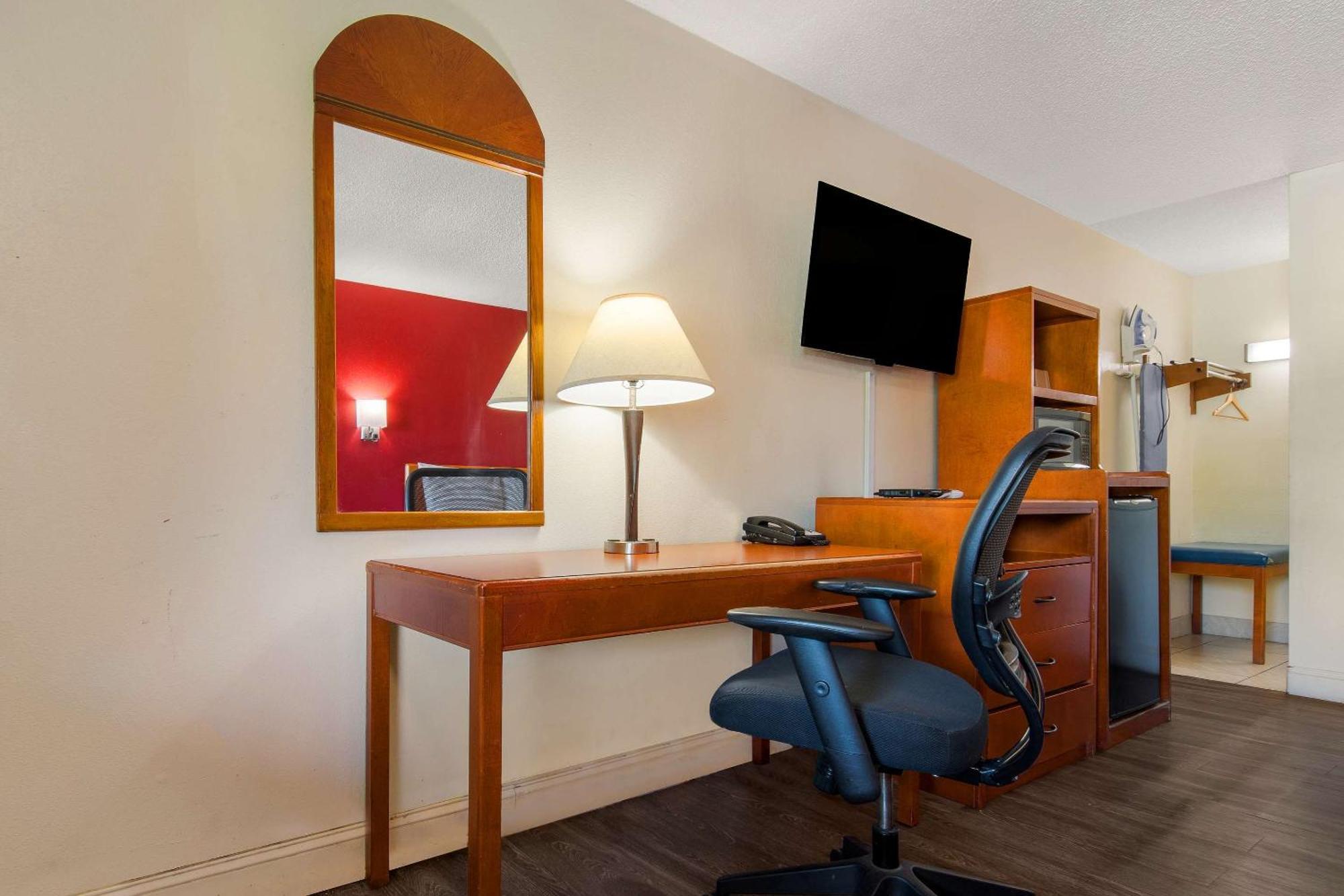 Econo Lodge Goldsboro Hwy 70 Екстериор снимка