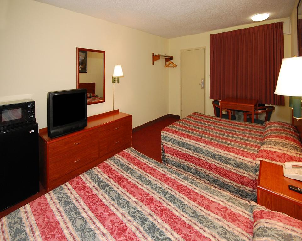 Econo Lodge Goldsboro Hwy 70 Екстериор снимка