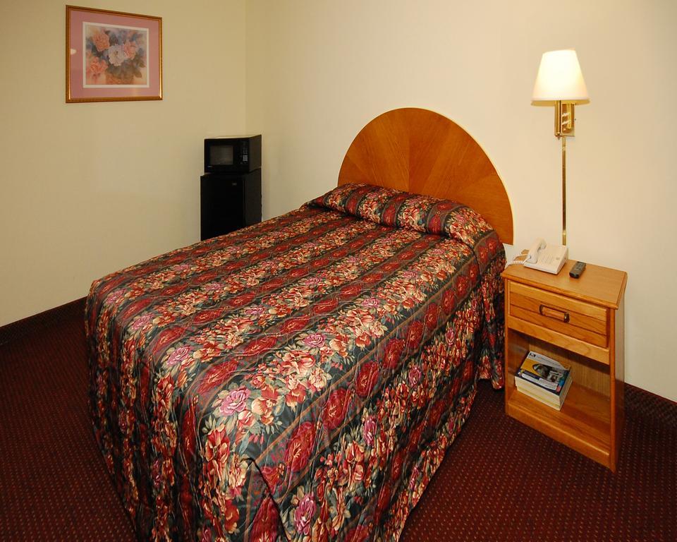 Econo Lodge Goldsboro Hwy 70 Екстериор снимка