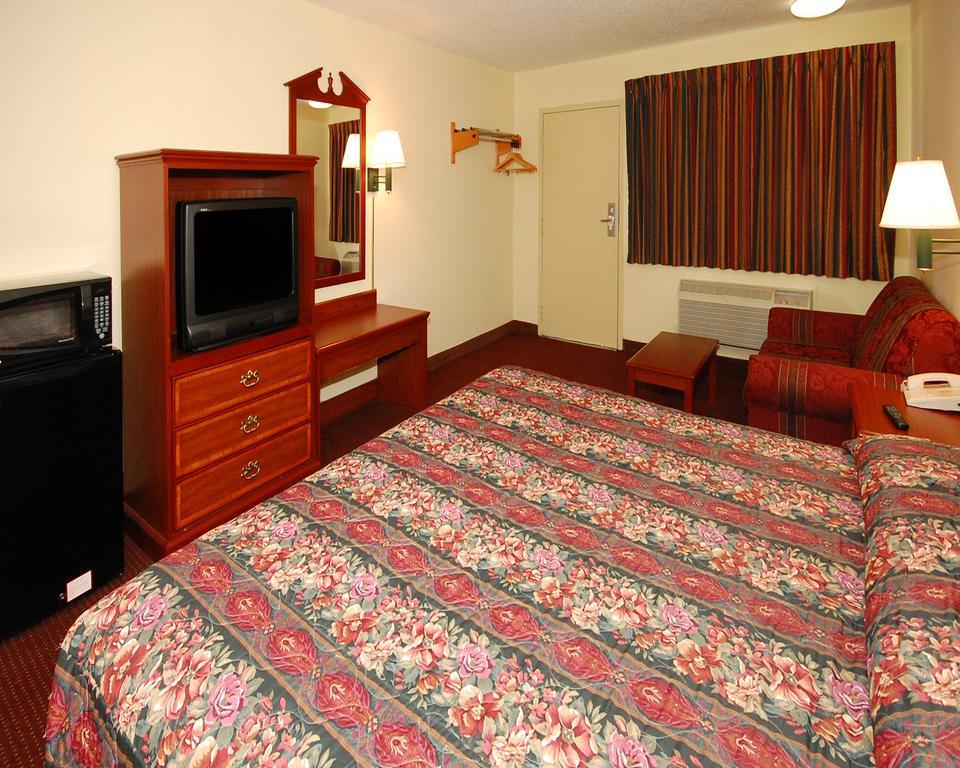 Econo Lodge Goldsboro Hwy 70 Екстериор снимка
